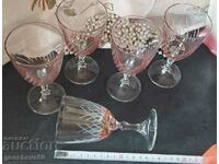 Elegant engraved wine glasses in pink