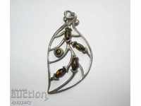 Old women's silver pendant pendant green amber